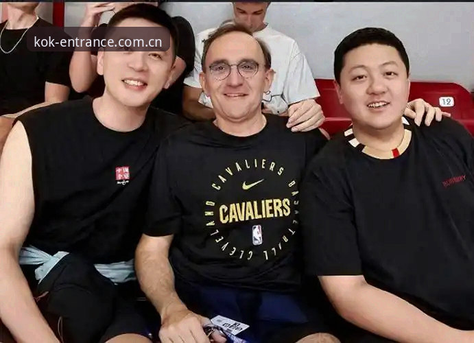 杨鸣点破C罗处境，世界杯前锋集体开火背后藏着什么门道？